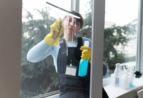 Nettoyage de vitres intérieures et extérieures à Périers-sur-le-Dan
